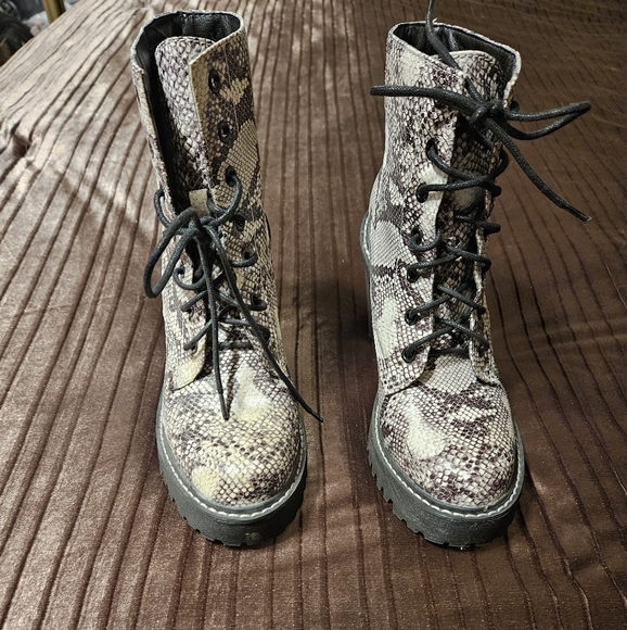 Madden Girl Archie Platform Combat Boots, Snakeprint - Picture 8 of 10